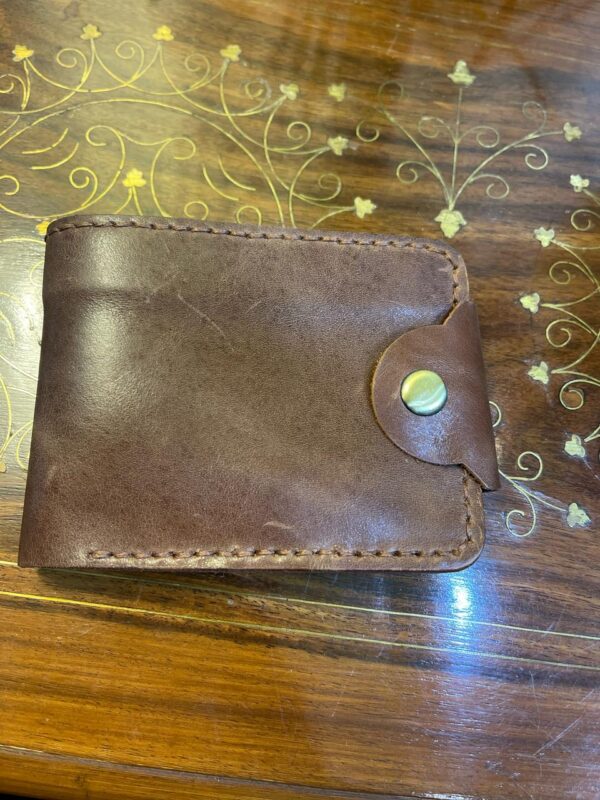 WALLET IN NORMAL BROWN WITH EUTHIA BUTTON