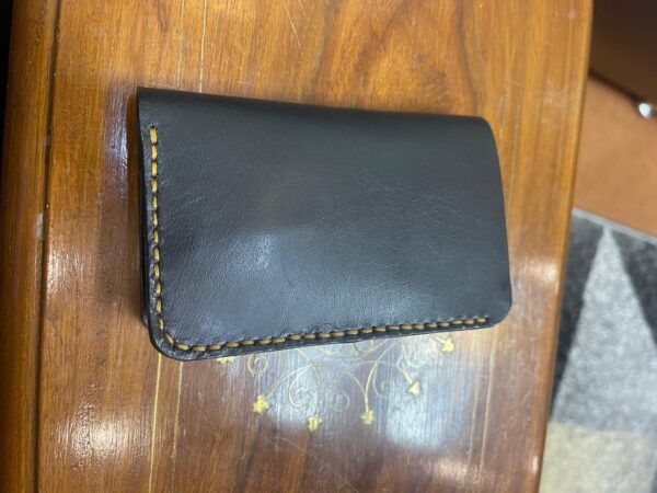 HALF LONG WALLET IN BLACK GLACE